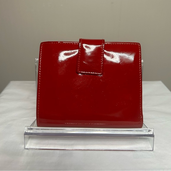 Gucci Red and Silver Wallet with Sleek Metal Accent - Picture 2 of 10
